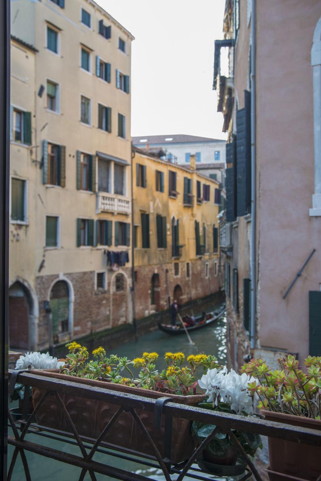 Tre Sestieri Terrace - Canal View 2024 Venice Phòng bức ảnh