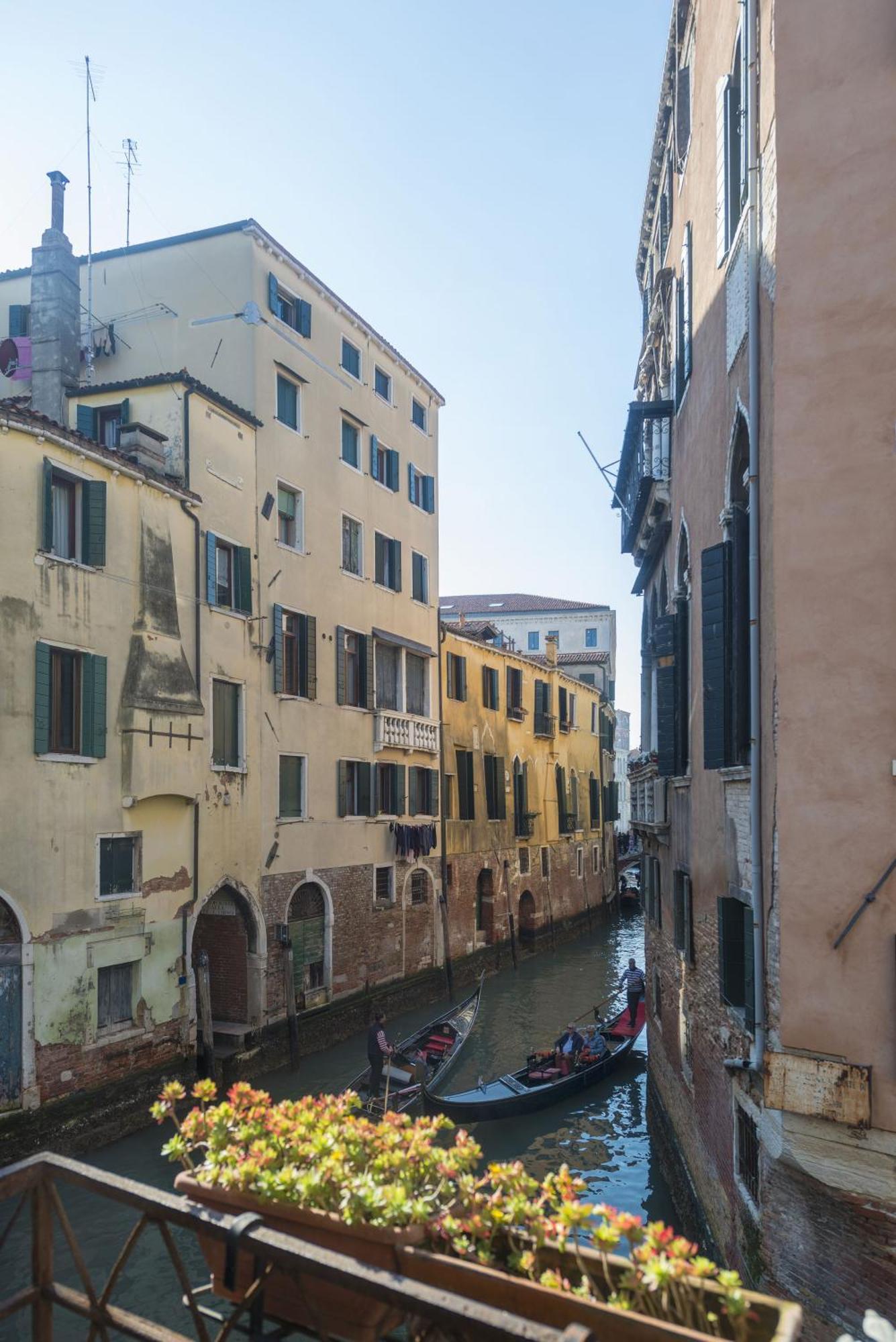 Tre Sestieri Terrace - Canal View 2024 Venice Phòng bức ảnh